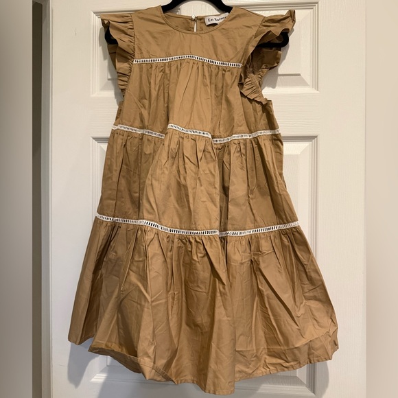 En Saison Dresses & Skirts - En Saison Tiered Ruffle Dress (XS)